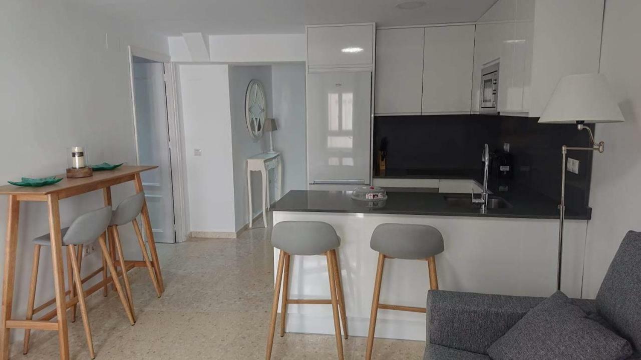 Guesting Comodoro Lägenhet Cádiz Exteriör bild